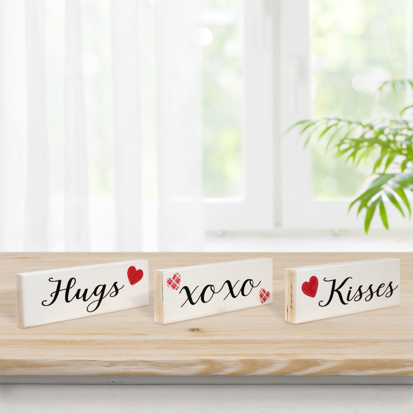 Valentines Day Decorations, Hugs Kisses Valentines Sign Decor Gift, 3 Pieces Mini Wood Block Set, Valentine's Decor, Valentine's Day Tiered Tray Table Decorations