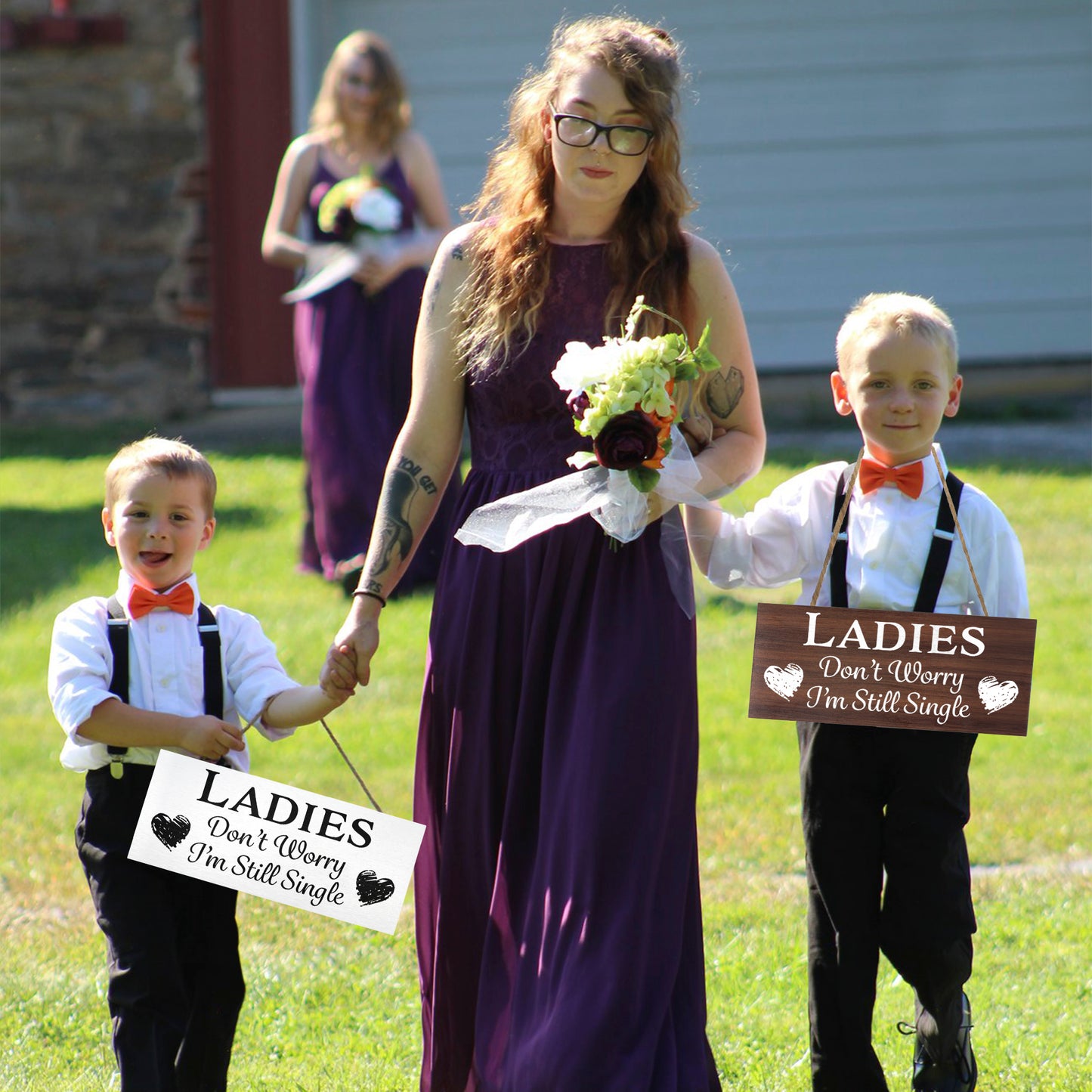 JennyGems Funny Wedding Signs for Ring Bearer Ladies Don't Worry I'm Still Single Ring Bearer Signs for Wedding Decor, Wedding Decorations Ring Bearer Wedding Sign, Wedding Ceremony Decorations