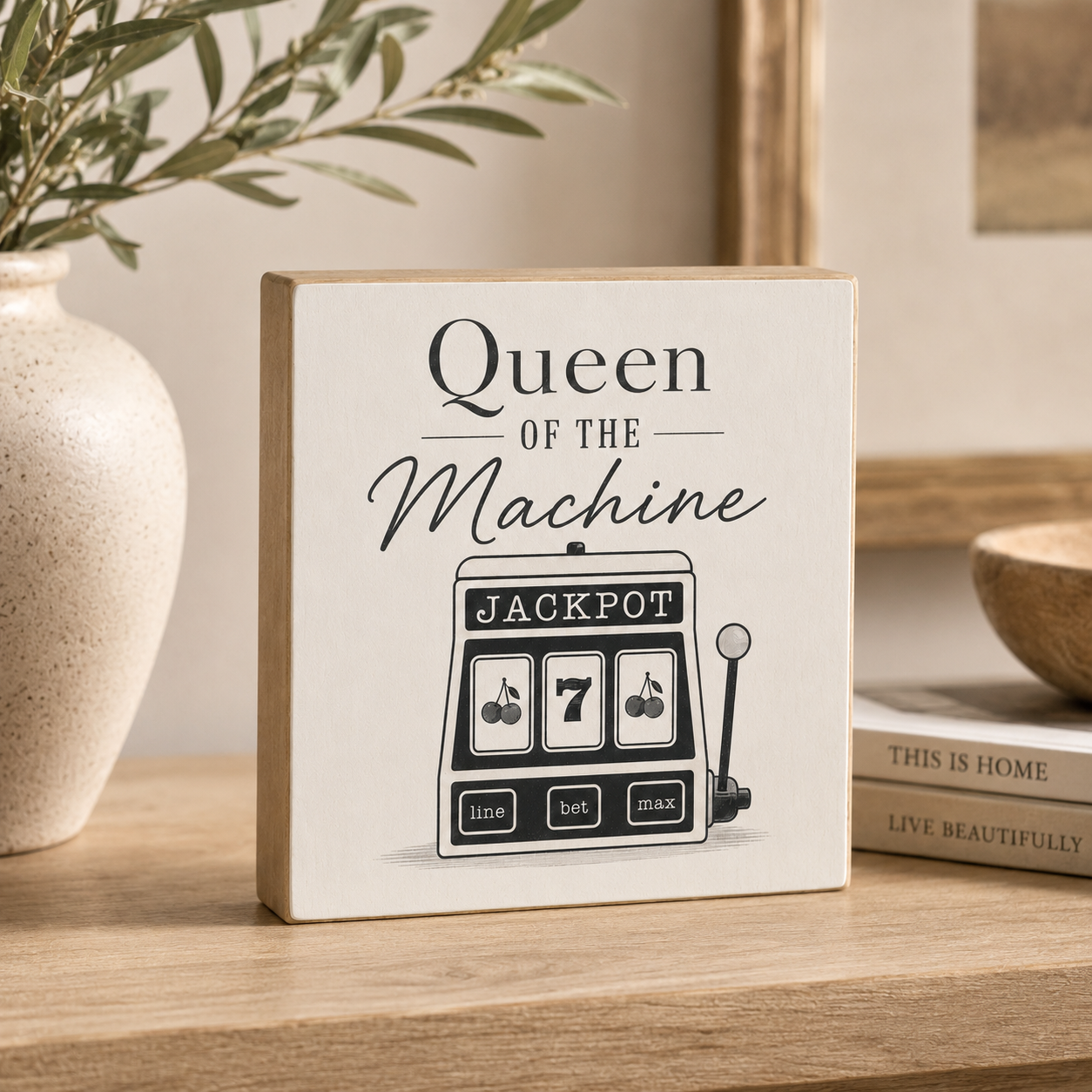 Queen of the Machine, Casino and Slot Machine Keepsake Decoration for Casino Lovers