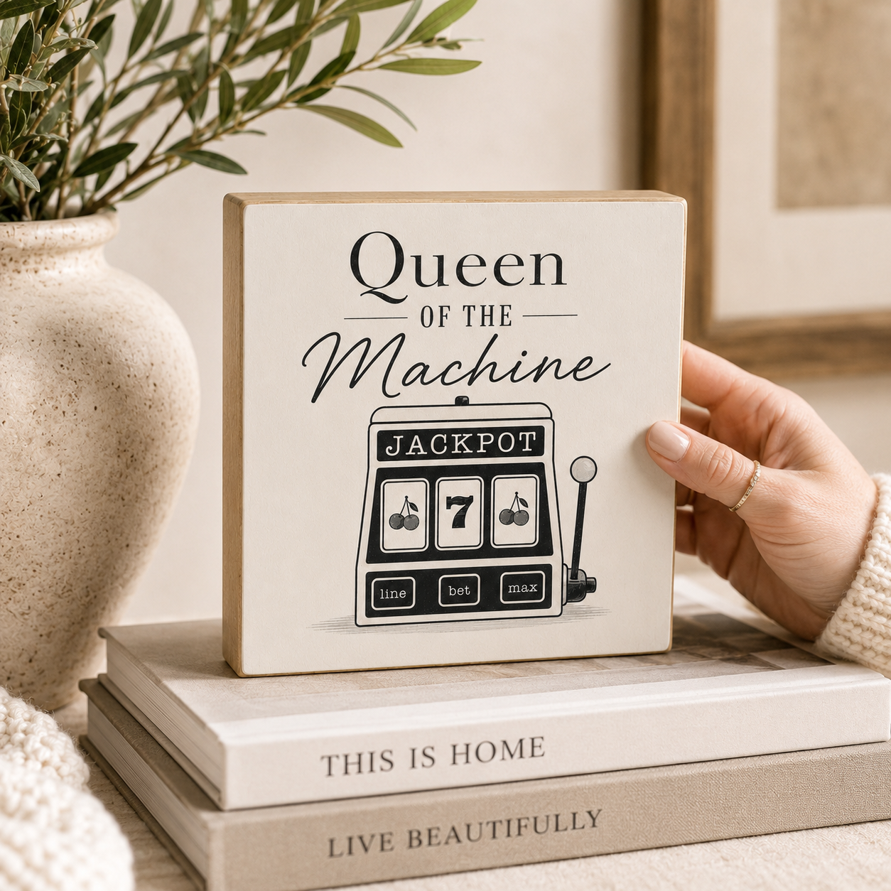 Queen of the Machine, Casino and Slot Machine Keepsake Decoration for Casino Lovers