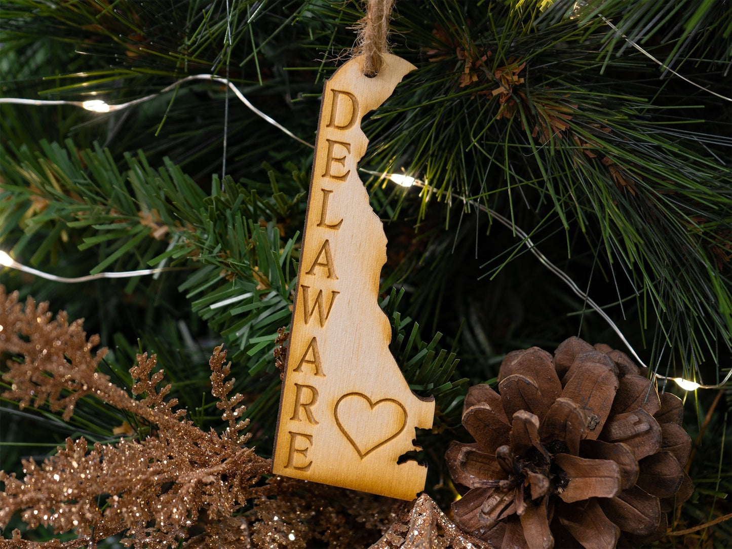 Delaware State Wooden Ornament: Laser Cut Christmas Decor