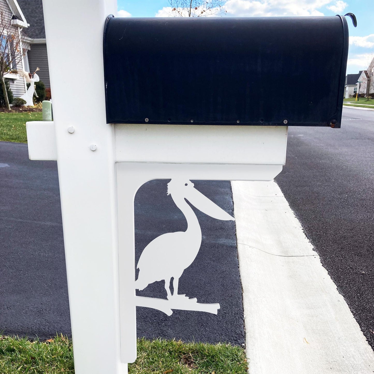 Pelican Mailbox Bracket: Weather Resistant Beach House Decor