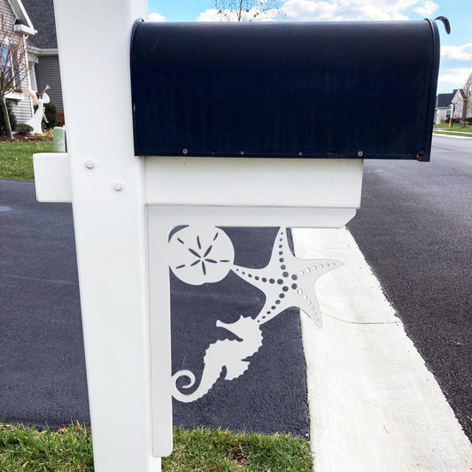 Outdoor Seahorse Mailbox Bracket with Sand Dollar and Starfish, Porch Decor, Indoor Outdoor Beach House Decoration, 21 Inch