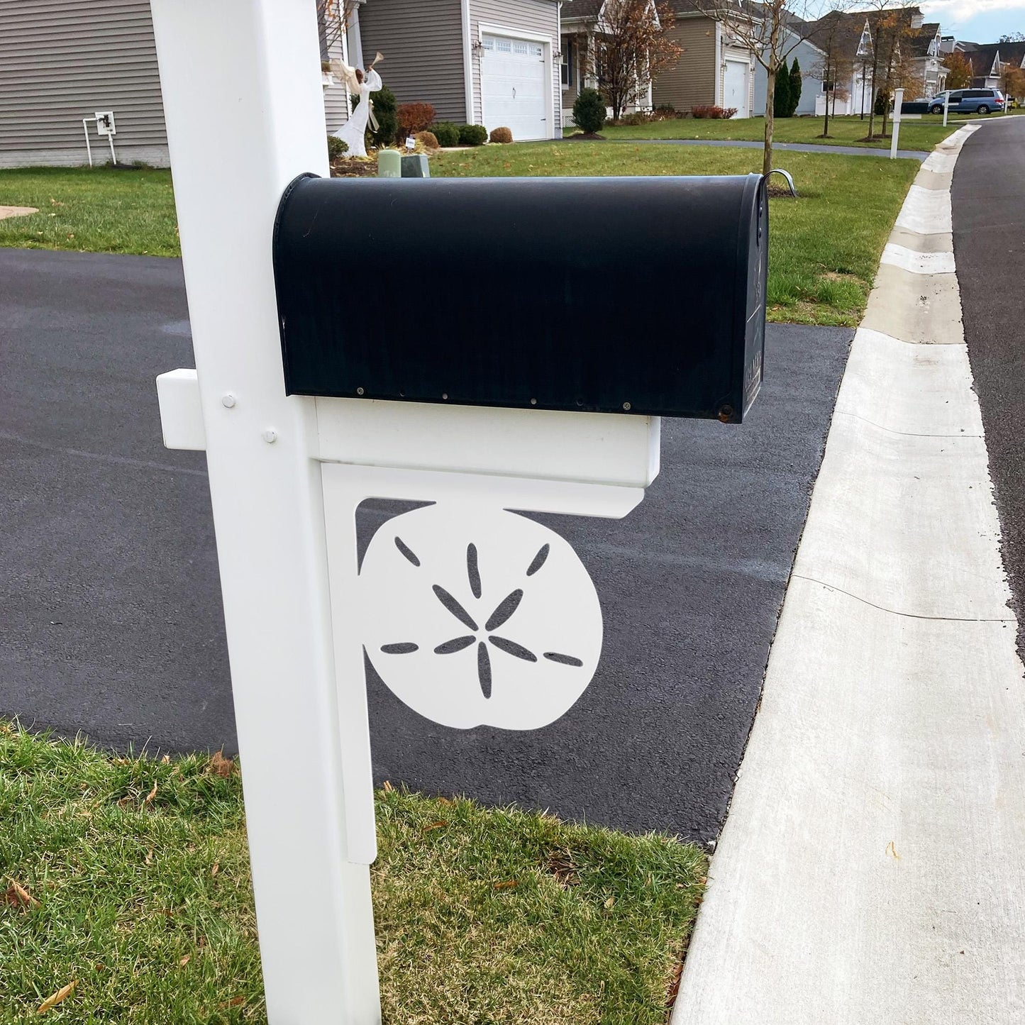 Sand Dollar Mailbox Bracket: Weather Resistant PVC Beach Decor (21 Inch)