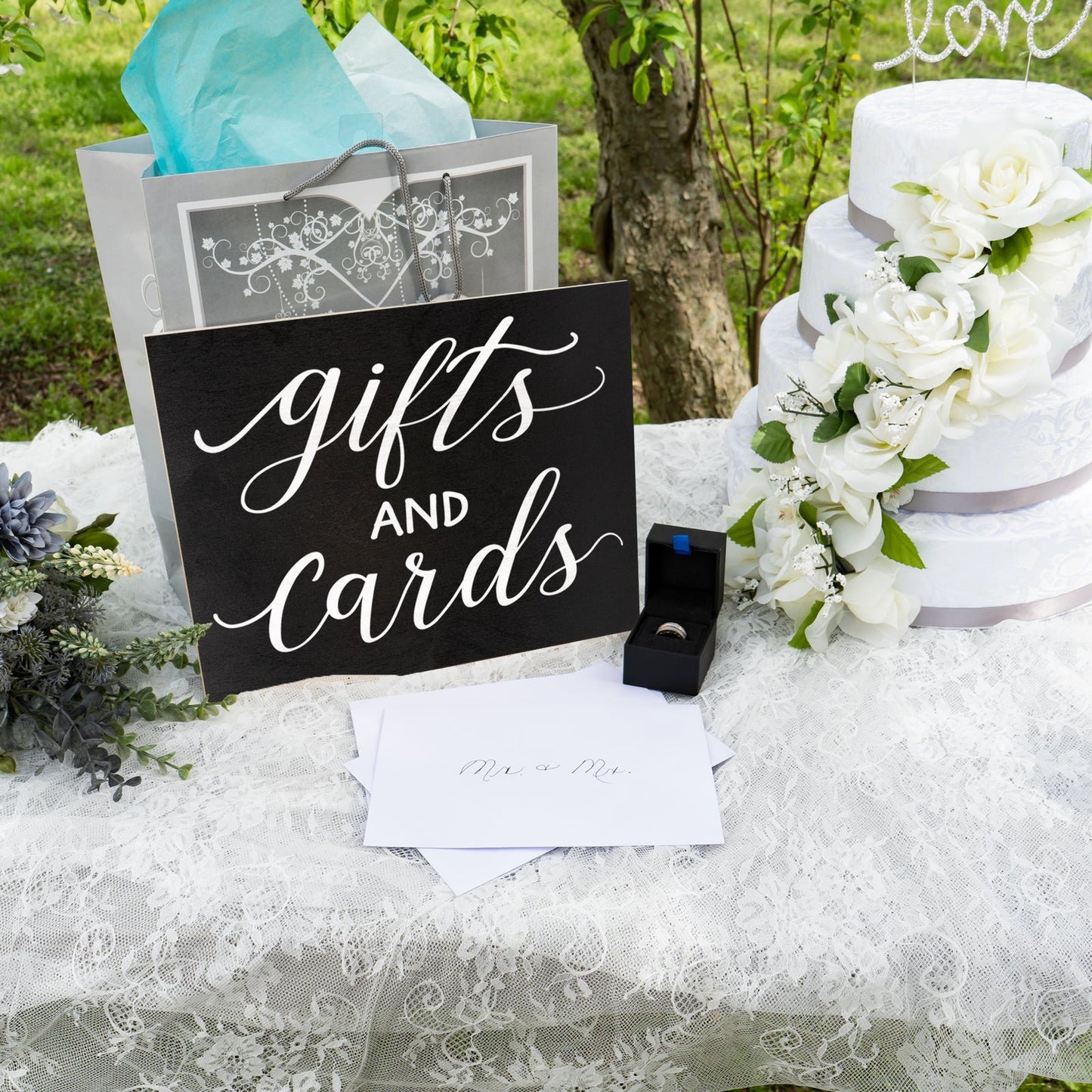 JennyGems Gifts and Cards Sign, Wedding Signs, Bridal Shower Party Decor (Black)