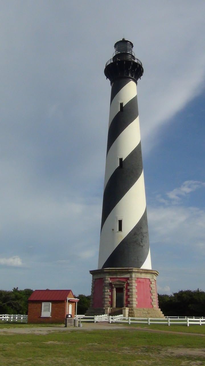 JennyGems Lighthouse Wall Art, Cape Hatteras North Carolina, Indoor Outdoor Weatherproof PVC Decor (3 feet)