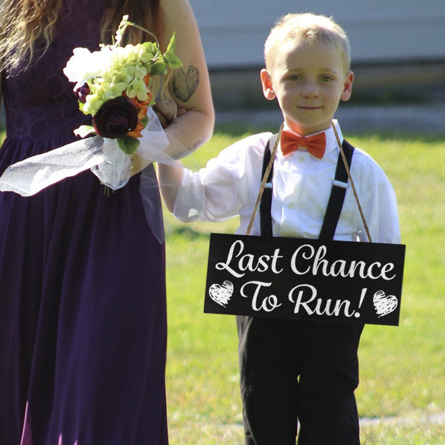 JennyGems Wedding Decor, Funny Wedding Signs for Ring Bearer (Black)
