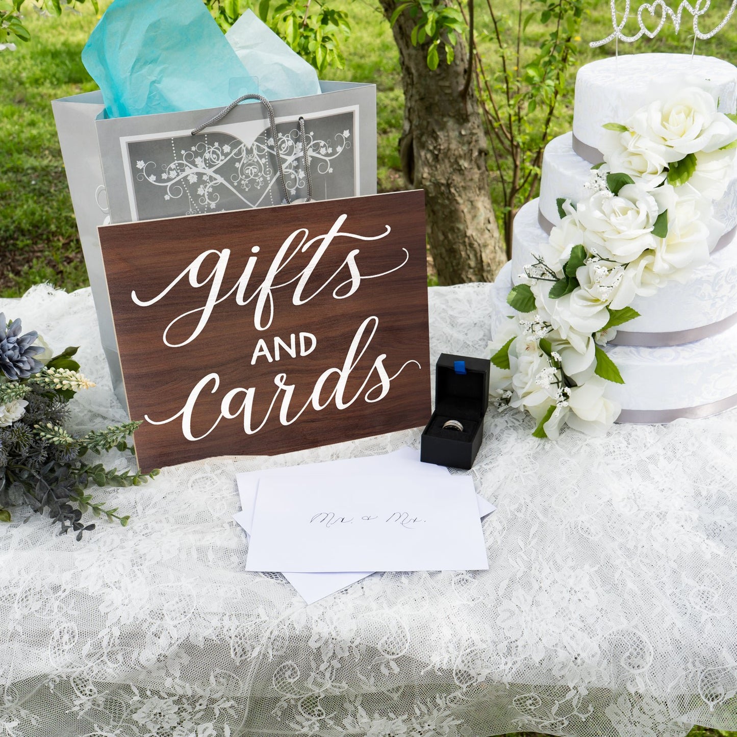 JennyGems Gifts and Cards Sign, Wedding Signs, Bridal Shower Party Decor (Brown)